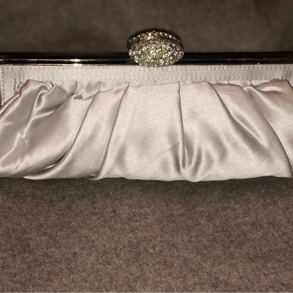 Purse - Picture 1 of 5